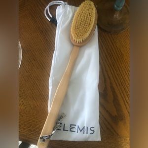 NWOT Elemis dry brush